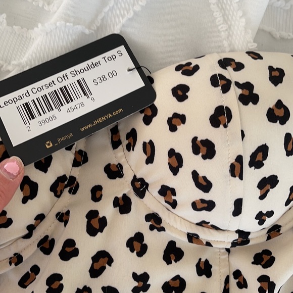 ❗️brand new cheetah top❗️ - Picture 3 of 4